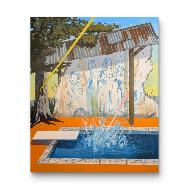 Piscine bleue bordée d'orange sous un arbre, personnages pâles alignés derrière un jet d'eau.